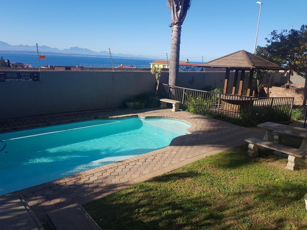 The Backpack Shack Hostel Mossel Bay Exterior foto